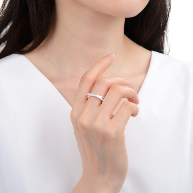 Anillo Entrelazado